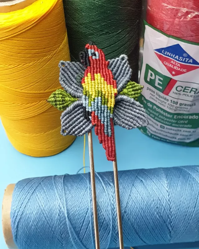 Accessoire coiffure macramé thème perroquet 